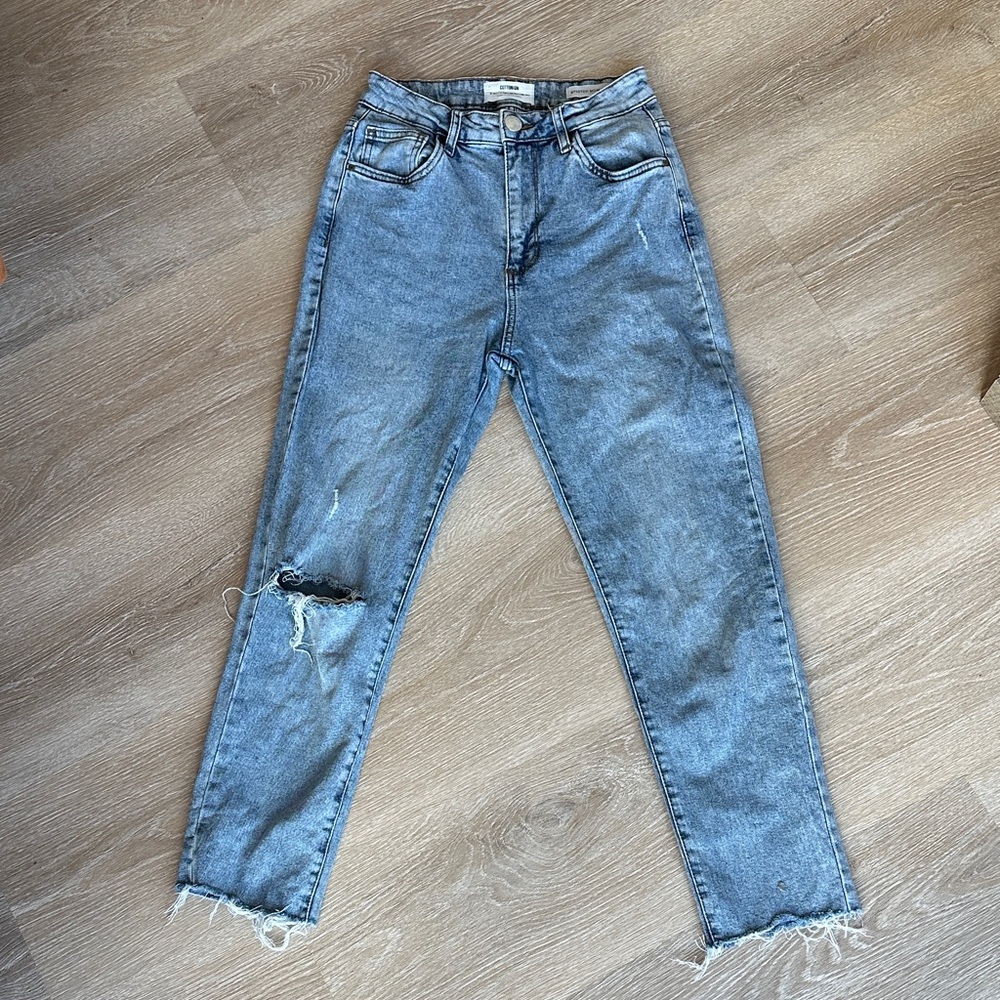 Cotton On Size 4 Stretch Mom Jeans Distressed High Rise Cropped Denim